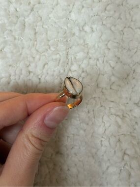 Mo made jewelry cowrie shell ring